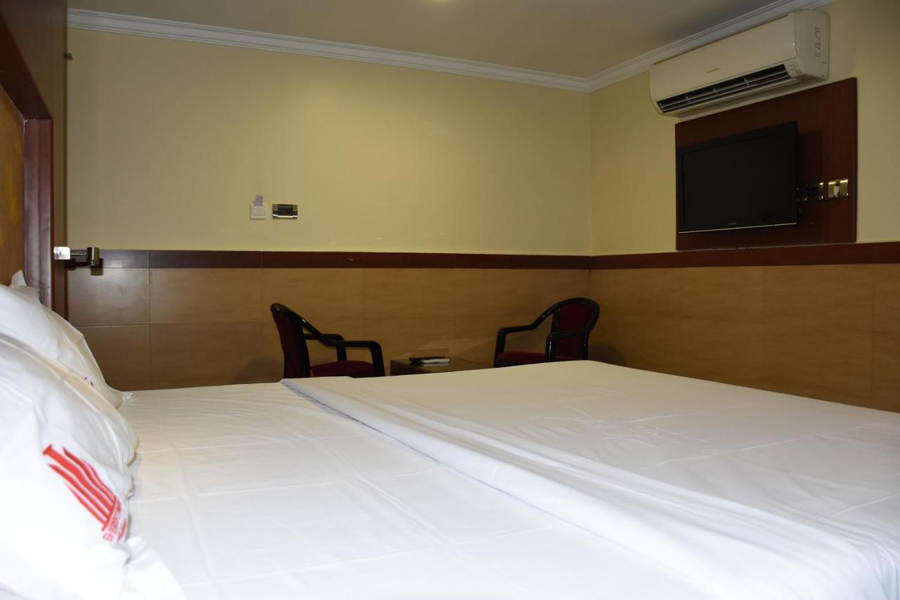 Отель Everestparkresidency Tiruchirappalli Экстерьер фото